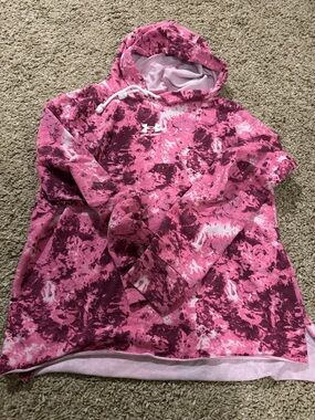 Under Armour women’s ' Pink Camo Pullover Hoodie